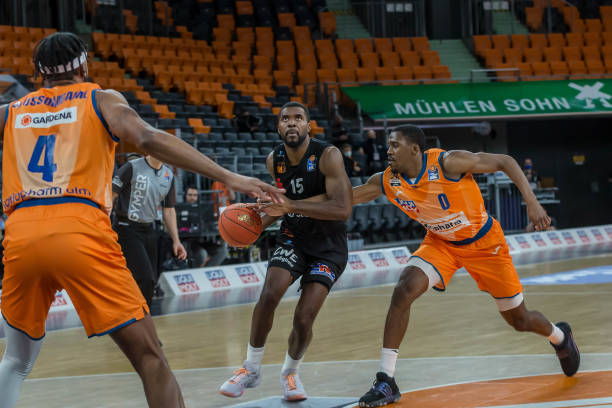 于荣誉和实 于荣誉和实