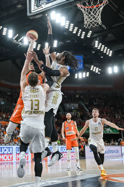 三国联手 三国联手