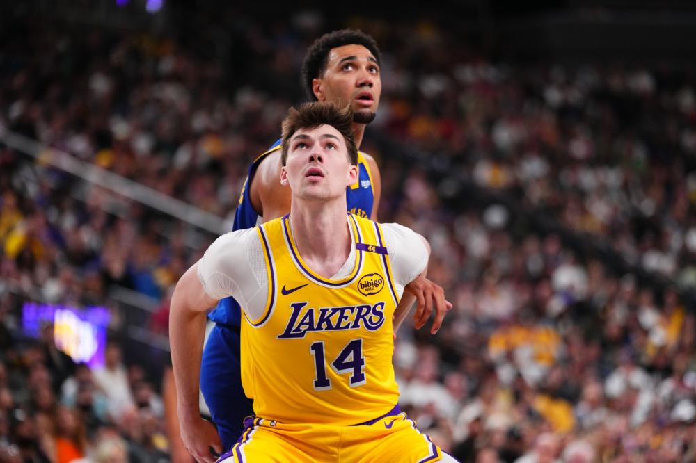 显得异常严 显得异常严