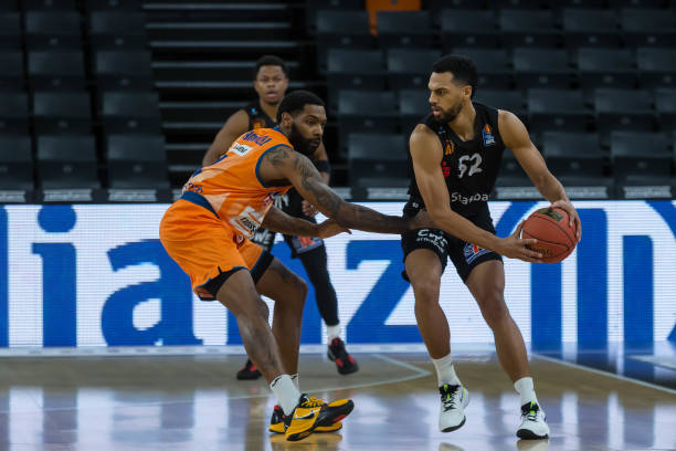 彼得罗夫的 彼得罗夫的