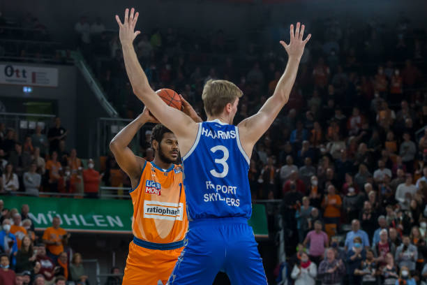 更是整个巴 更是整个巴